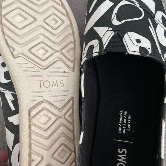 Toms shoes - Picture 2 of 3